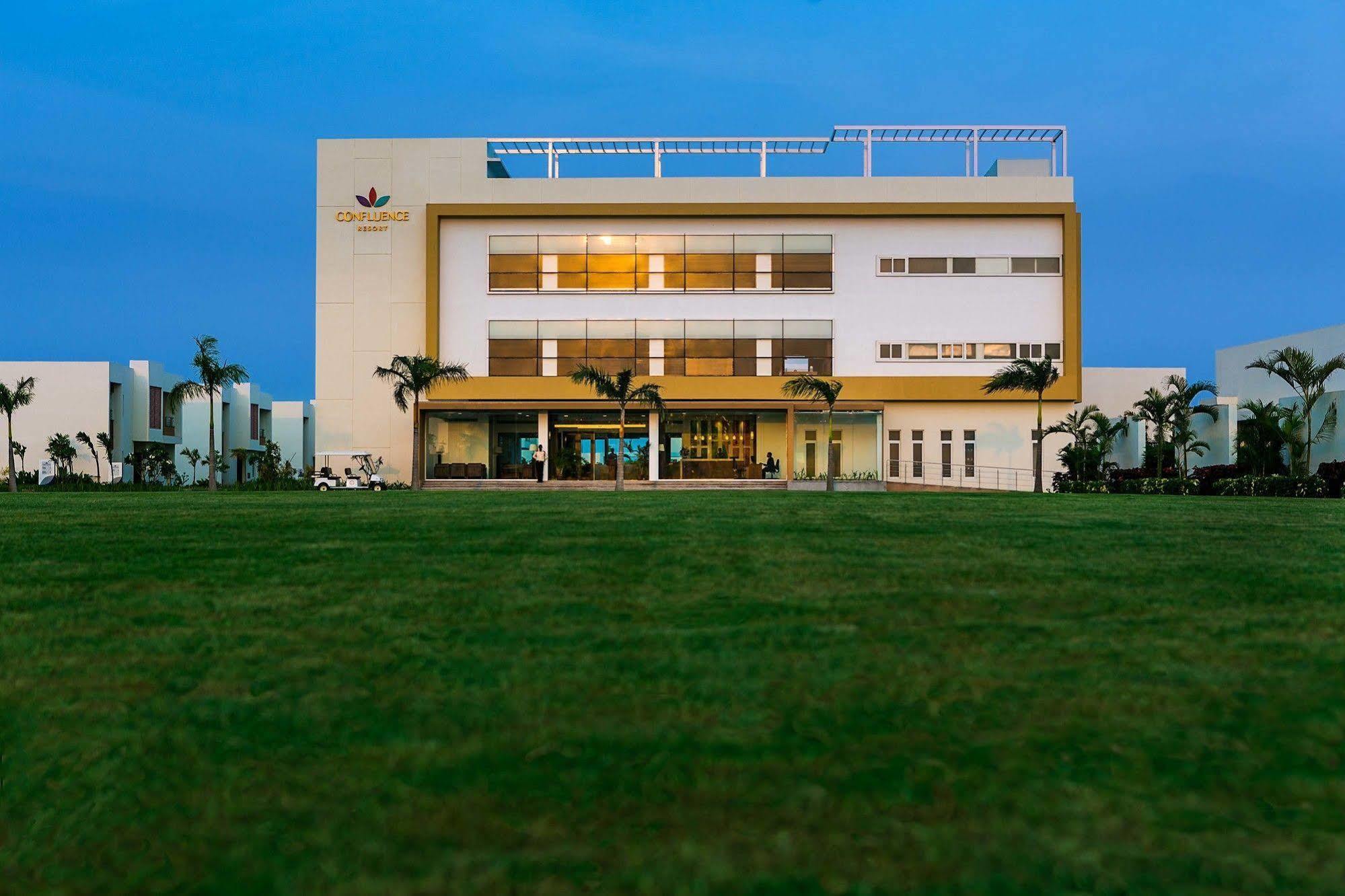 Confluence Banquets And Resort Mahabalipuram Extérieur photo