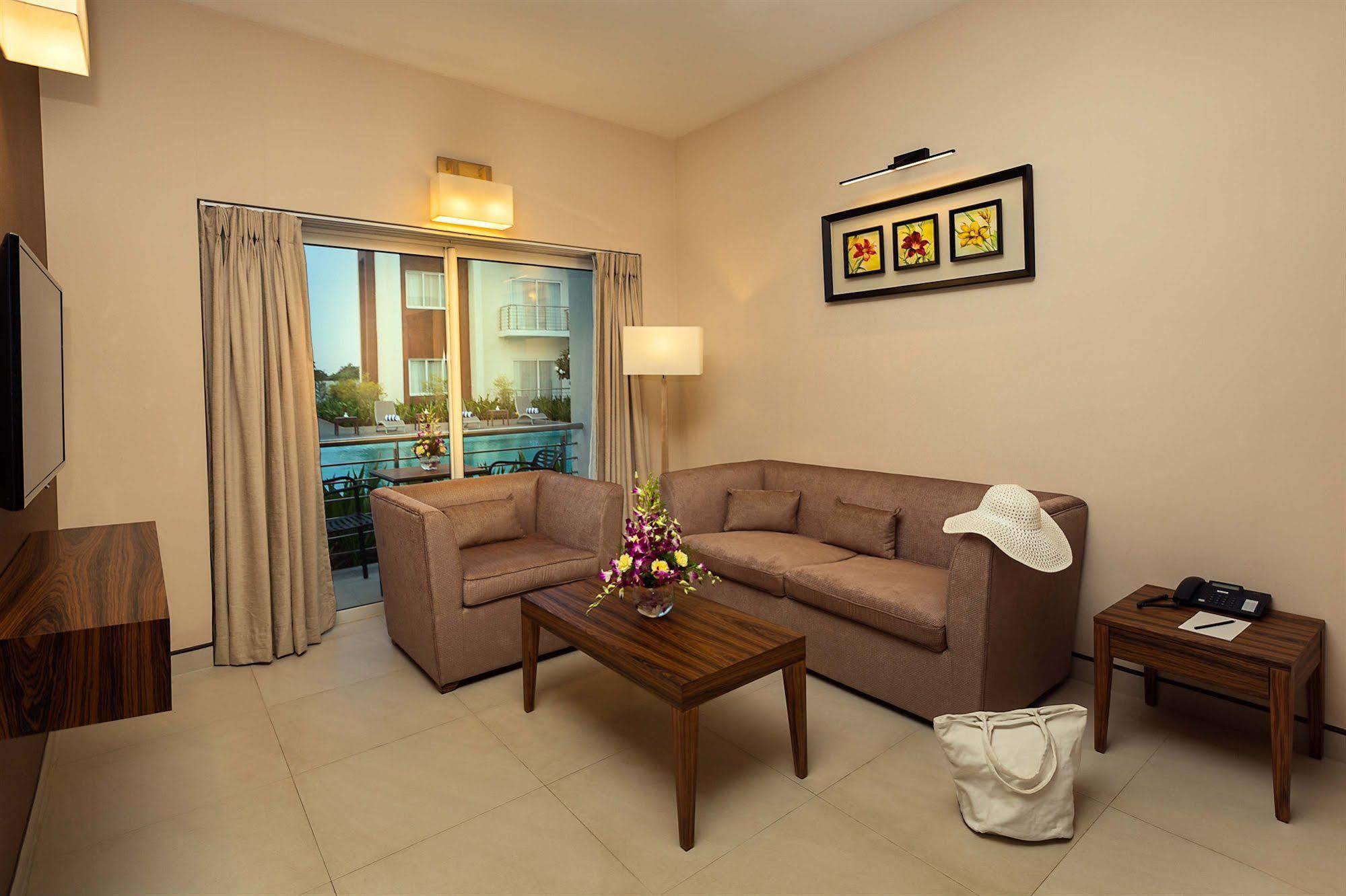 Confluence Banquets And Resort Mahabalipuram Extérieur photo