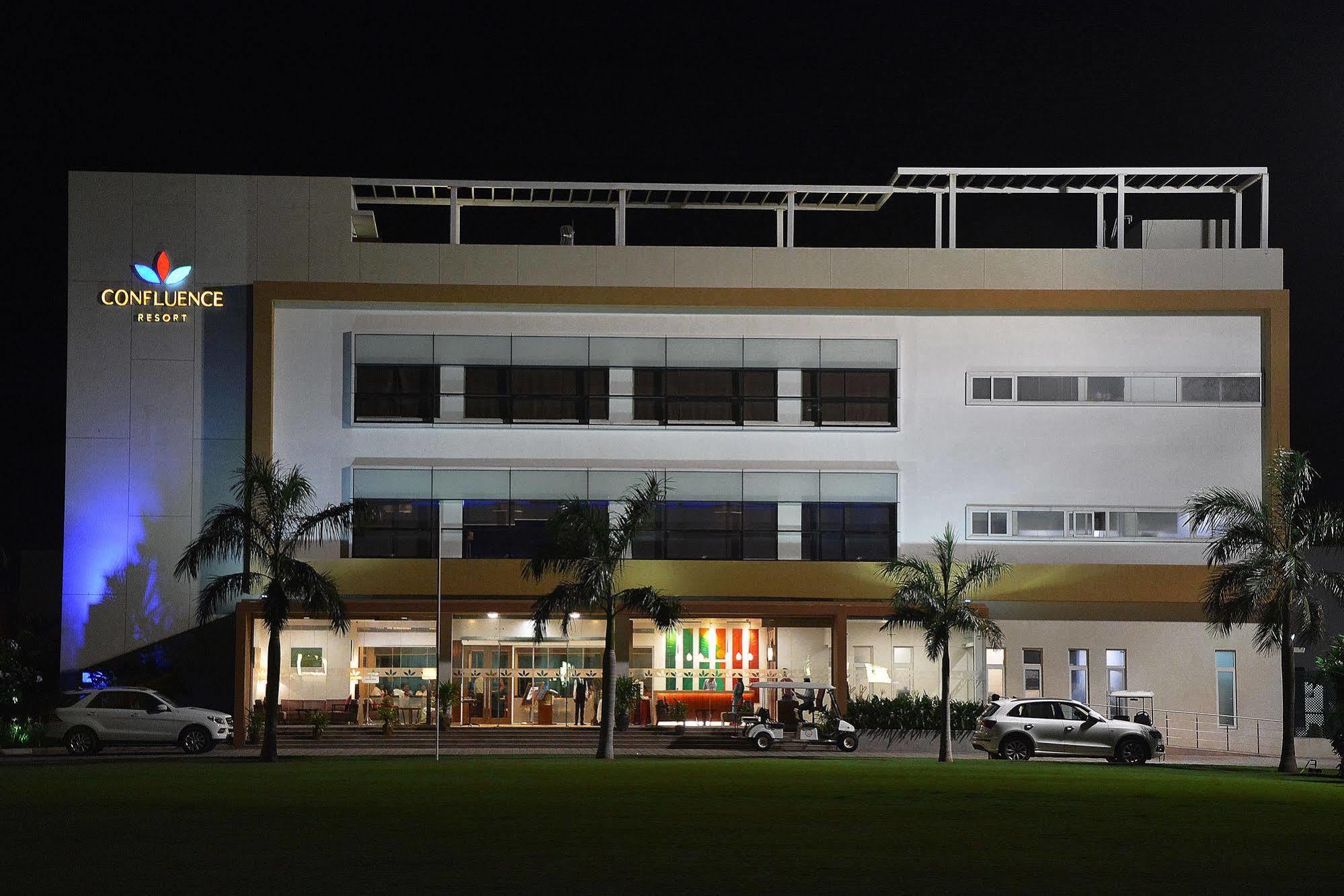 Confluence Banquets And Resort Mahabalipuram Extérieur photo